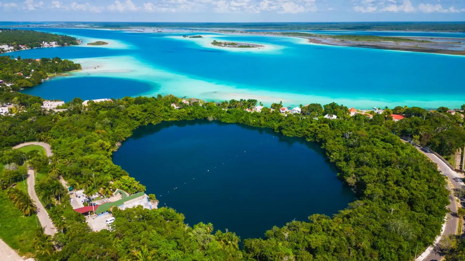 Cenote Azul: el secreto profundo de Bacalar