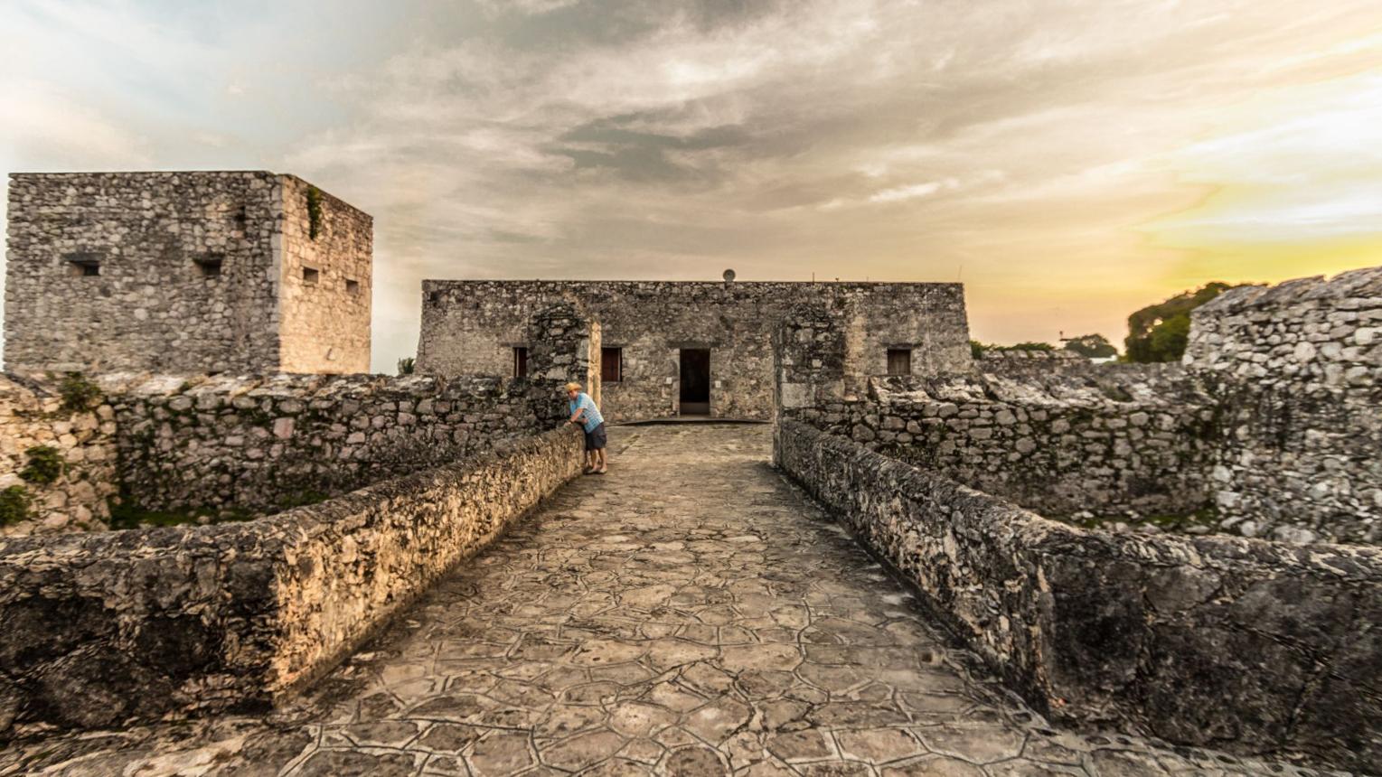 El Fuerte de Bacalar: donde la historia mira hacia la laguna