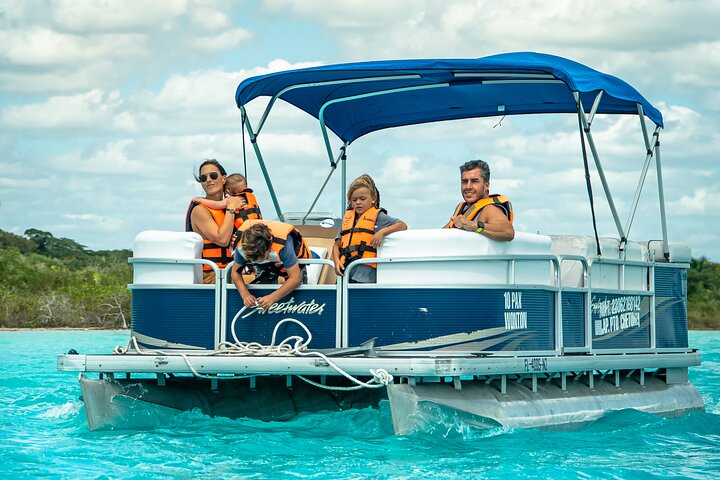 Bacalar 101- Tour Privado a la Laguna de los 7 Colores