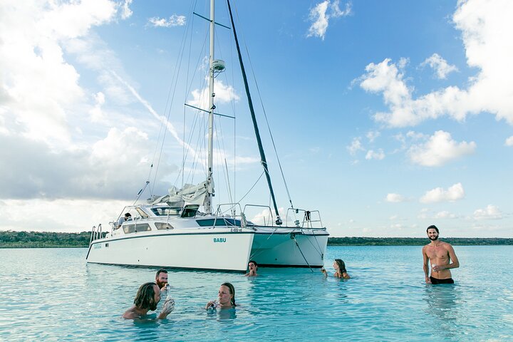 Catamaran op de Lagune van de 7 Kleuren