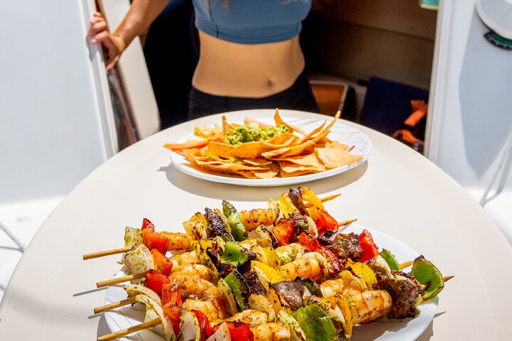 Laguna Grill - Privates Boot mit Grill und Getränken an Bord